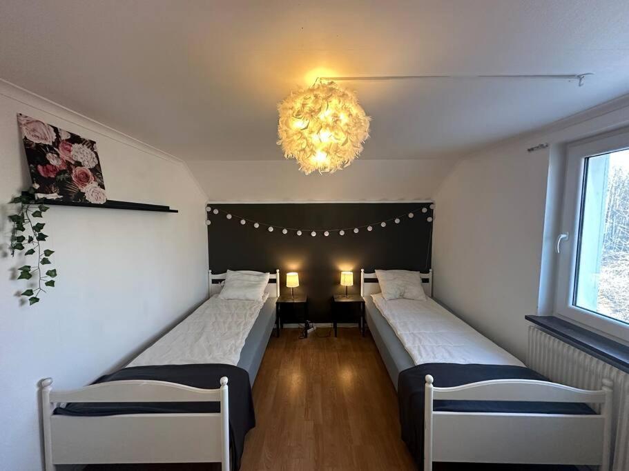 Modernt & Rymligt Sommarhus Pa Landet- Bubbelpool Eskilstuna Exterior foto
